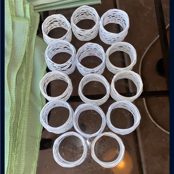 Table Linen Set - Picture 2 of 4